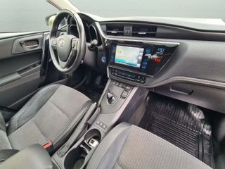 Toyota Auris 1.8 14H híbrido automático