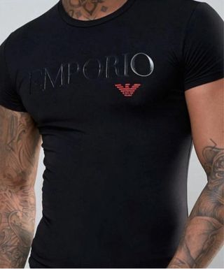 Camiseta Emporio Armani Negra