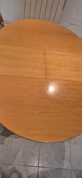 Mesa comedor + sillas + muebles salón