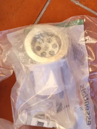 1 Valvola scarico lavandino. 5 Sifone per lavandini.