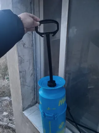 Pulverizador de presión azul