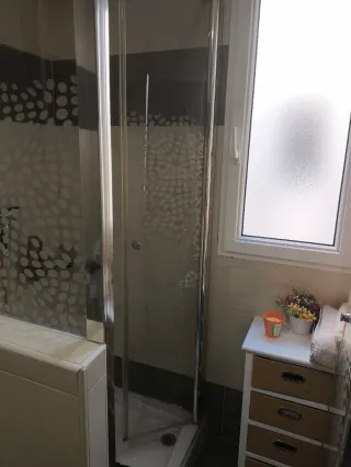 Mampara de ducha vidrio y aluminio