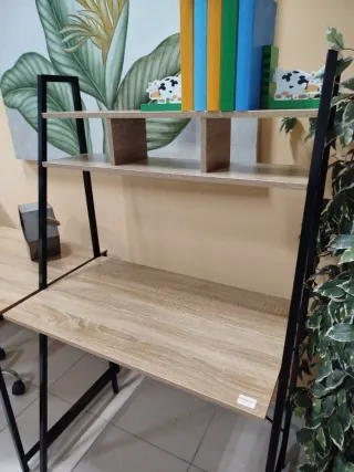 Escritorio y Silla Oficina Ruedas