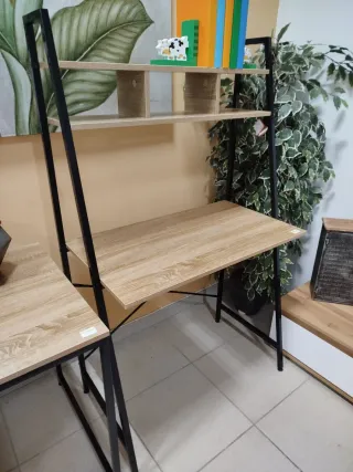 Escritorio y Silla Oficina Ruedas