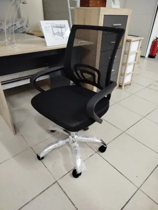 Escritorio y Silla Oficina Ruedas