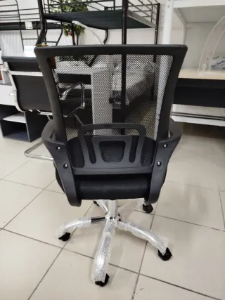 Escritorio y Silla Oficina Ruedas