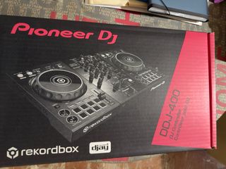 Controladora DJ Pioneer DDJ-400 + funda
