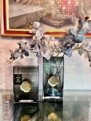 Jarrón de cristal con detalle central de COBRE