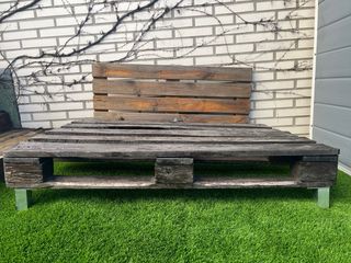 2 Bancos de palets con patas y respaldo