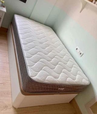 Colchón y canapé individual Blanco Cómodo Nuevo