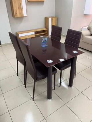 Mesa Cristal Marron + 4 Sillas Nuevo Oferta