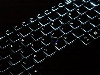 TOSHIBA ORDENADOR PORTÁTIL LAPTOP i7 SSD