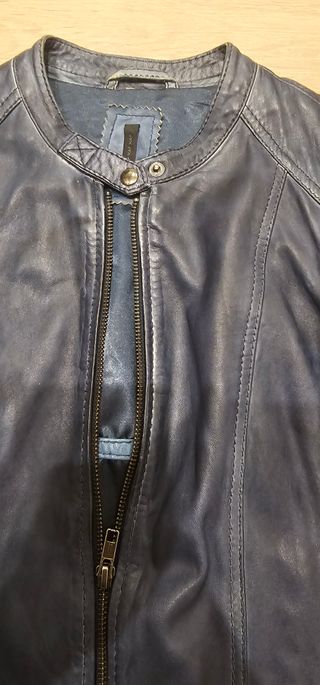 Chaqueta de piel marca Naf Naf. Talla 36