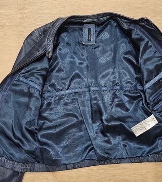 Chaqueta de piel marca Naf Naf. Talla 36