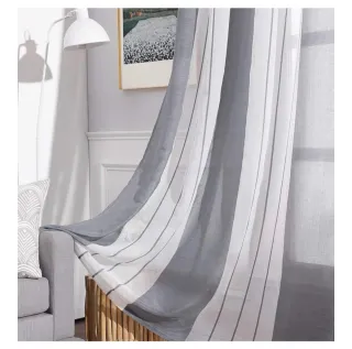 Cortinas grises y blancas