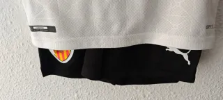 Conjunto del Valencia CF para niñ@. Talla 4-5 años