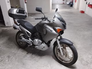 Honda Varadero XL, 125 cc. color Plata