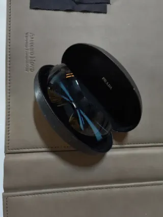 Gafas de sol mujer Prada negras