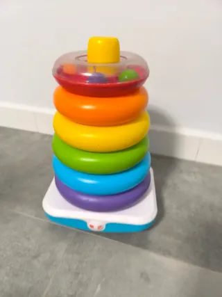 Juguete apilable de colores