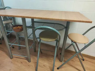 Barra cocina con 4 taburetes madera y metal