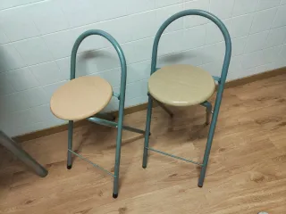 Barra cocina con 4 taburetes madera y metal