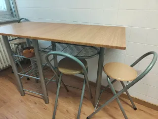 Barra cocina con 4 taburetes madera y metal