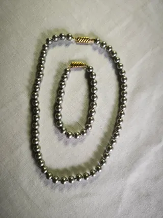 Conjunto collar y pulsera perlas grises