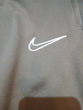 Chándal Nike  dry fit Verde y Negro Talla 10-11 Añ