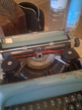 2 Máquinas de Escribir Olivetti