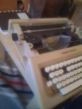 2 Máquinas de Escribir Olivetti