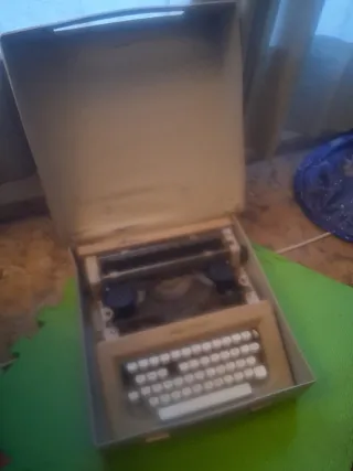 2 Máquinas de Escribir Olivetti