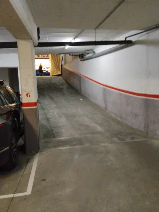 Alquilo plaza parking en centro Sant Feliu de Llob