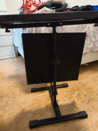 Volante Thrustmaster T300.