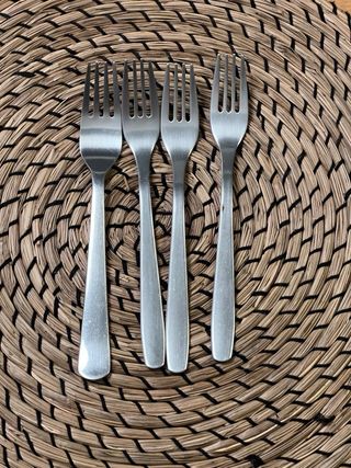 Juego 4 cubiertos cocina acero