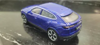 Maqueta Lamborghini Urus Azul