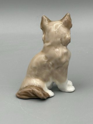 REF: 01005308 “GATITO SENTADO MINÚSCULO” LLADRÓ