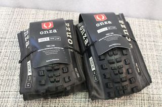 Pareja Cubiertas TRAIL Mullet Onza 27.5 + 29 x 2.6