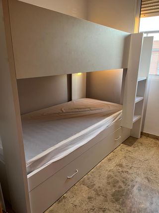 Litera con cajones y escalera