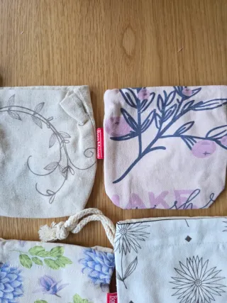 Lote 25 bolsitas tela con flores. Bona Maison