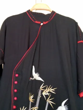 Vestido Vietnamita Negro Bordado Grullas T.M