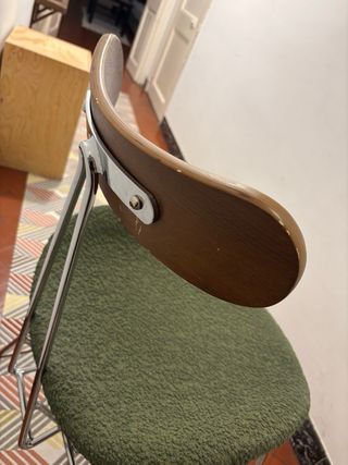 Silla Sklum verde y madera