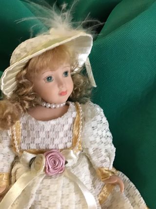 Bambola porcellana da collezione