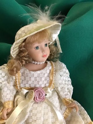 Bambola porcellana da collezione