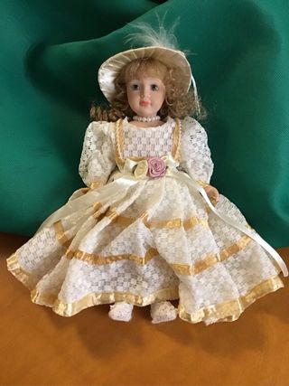 Bambola porcellana da collezione