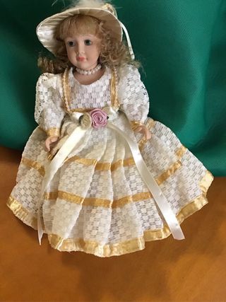 Bambola porcellana da collezione