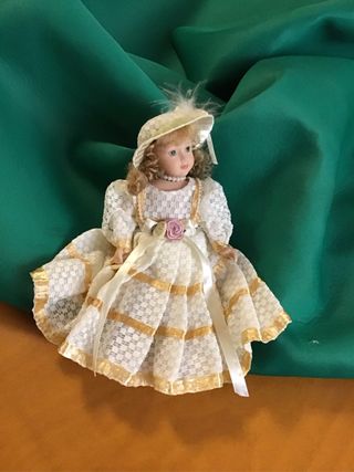 Bambola porcellana da collezione