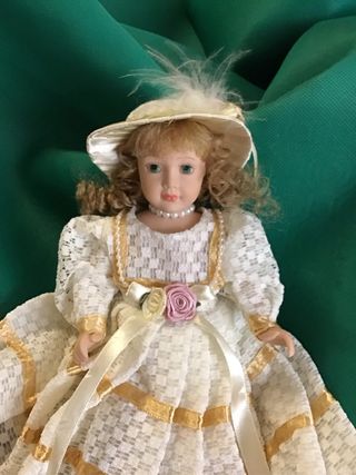 Bambola porcellana da collezione