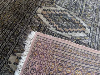 Tappeto persiano orientale Bukhara vintage