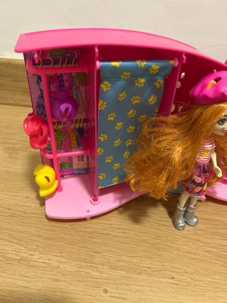 Camión de Moda Enchantimals Gato Muñeca