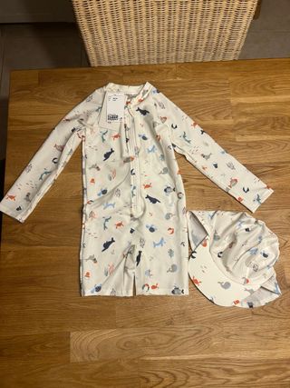 Conjunto mono bañador bebe H&M talla 98-104 cm.